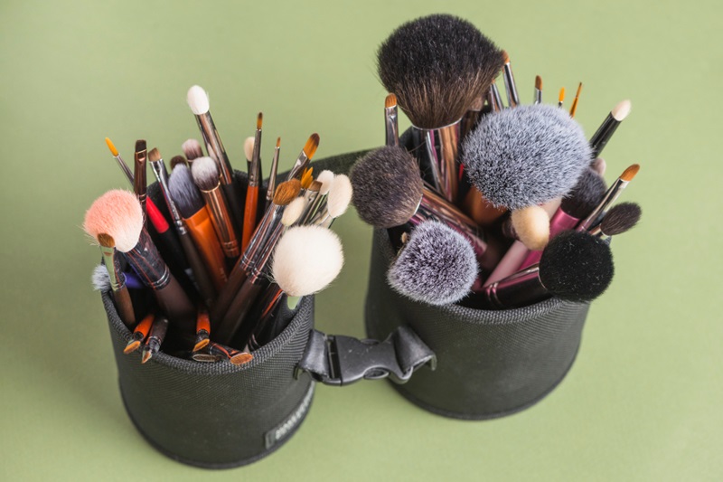 cleaning makeup brushes