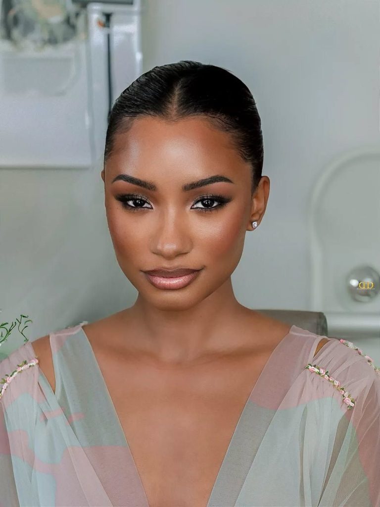 minimalist makeup