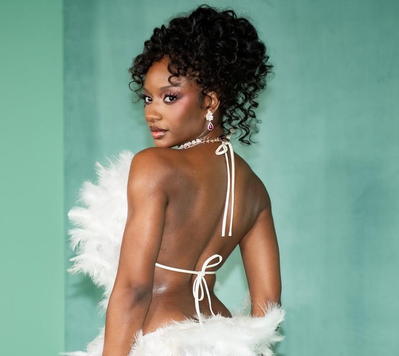 arya starr wearing a dress