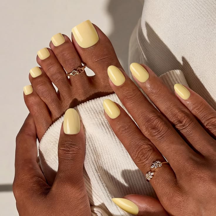 yellow gel nails